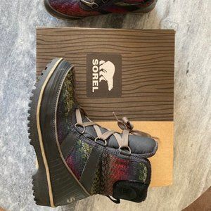 Sorel Tivoli II Boots Size 8 Black/Noir Lightly Used